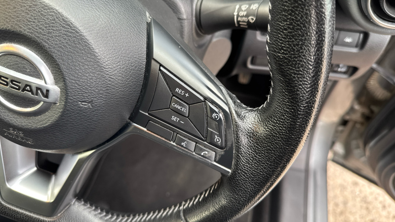 Nissan Juke 1.0 DiG-T N-Connecta 5dr Petrol Hatchback